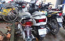 Bắt hai nghi phạm chuyên cướp xe máy của người đi đường