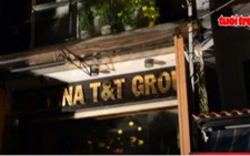 Tòa nhà 6 tầng bốc cháy trong đêm