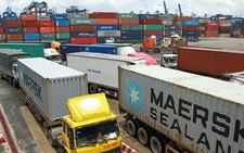 Bắt hai cán bộ hải quan tiếp tay cho 213 container hàng lậu
