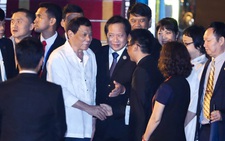 Tổng thống Duterte đã tới Đà Nẵng trong trang phục giản dị