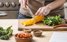 Giữ vệ sinh an toàn thực phẩm ở gia đình