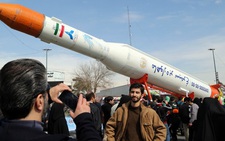 Iran tuyên bố tiếp tục sản xuất tên lửa