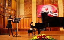 Làm hòa nhạc, xây trường cho các em nhỏ Sơn La