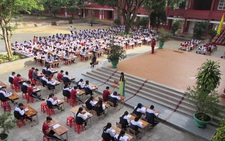 Kiểm tra ngay giữa sân trường