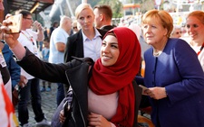 Bà Merkel chưa có đối thủ xứng tầm