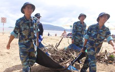 Những người lính trẻ trong vùng bão số 12