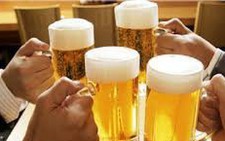 Tiếp khách ngoại, chỉ được dùng rượu, bia nội?