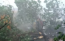 Bão quét Trường Sa, giàn pin mặt trời bị gió cuốn mất