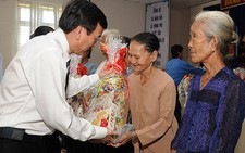 Dành hơn 386 tỉ đồng tặng quà cho người có công Tết Mậu Tuất