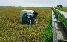 Lốc xoáy, 4 người bị thương, nhiều nhà sập tốc mái tại Thái Bình