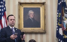 Giám đốc mạng xã hội của Donald Trump 'dính' tin giả