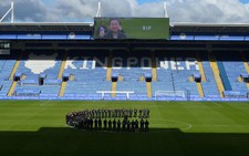 Cầu thủ đội Leicester City tưởng niệm chủ tịch Vichai quá cố