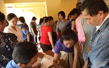 Hàng trăm tiểu thương chợ Bình Tây vui mừng ngày nhận sạp