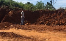 Xử lý mua bán khoáng sản trái phép, chủ tịch xã bị đánh
