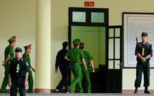 Cựu thiếu tướng Nguyễn Thanh Hóa cũng rời tòa vì tăng huyết áp