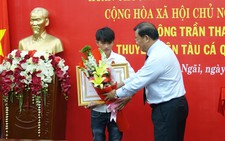Chủ tịch nước tặng huân chương cho chàng ngư dân dũng cảm