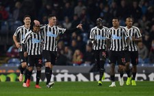 Newcastle rời 'khu vực nguy hiểm' với chiến thắng thứ 3 liên tiếp
