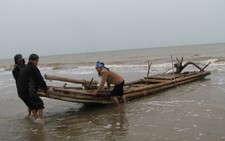 Mưu sinh trên biển, vợ chết thương tâm, chồng mất tích