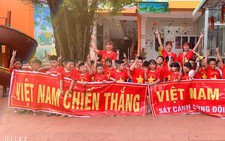 Phú Quốc: 500 học sinh và cô giáo trường mầm non cổ vũ tuyển VN