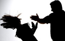 Va chạm trong thang máy, nữ hộ sinh Từ Dũ bị đánh gãy sàn hốc mắt