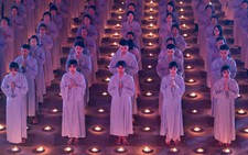 'Phật tử cầu nguyện' vào top 70 ảnh đẹp nhất năm của NatGeo