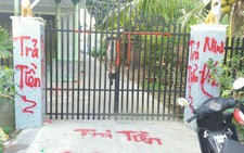 Bị phạt 14 triệu đồng vì mang sơn, mắm tôm đi đòi nợ