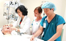 Cứu sống cụ ông 94 tuổi bị viêm phổi nặng và nhồi máu cơ tim cấp