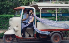 Hút hồn theo Màu mắt nhung của Võ Việt Chung