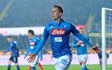 Đá bại Atalanta, Napoli lên nhì bảng