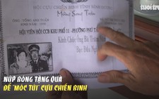 Núp bóng tặng quà để 