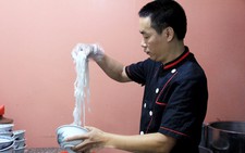 Đầu bếp đầu tiên mang phở ra Trường Sa