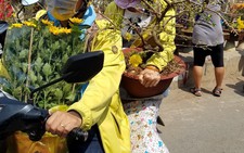 29 Tết: Mai, tắc giảm giá, dân Sài Gòn tranh thủ mua