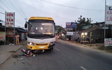 Xe khách chạy lấn làn gây tai nạn, 3 người thương vong