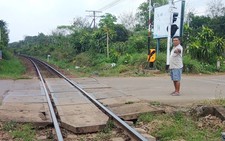 Lái tàu SE25 thừa nhận 'vượt đèn đỏ' khiến hai tàu suýt tông nhau