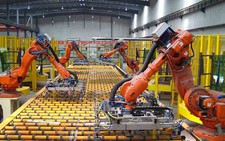 Thái Lan đào tạo bằng kép robot và trí tuệ nhân tạo