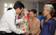 TP.HCM dành gần 800 tỷ đồng chăm lo Tết cho người nghèo, đối tượng chính sách