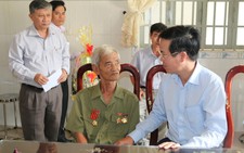 Ông Võ Văn Thưởng thăm, tặng quà thương binh ở Đồng Nai
