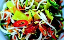 Ăn Tết ngon, khỏe, vui: các chuyên gia khuyên thế nào?