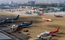 Hoãn, hủy nhiều chuyến bay do thời tiết xấu