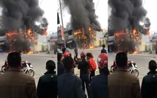 Siêu thị điện máy ở Nghệ An cháy ngùn ngụt