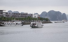 Tạm dừng hoạt động ba tàu du lịch trên vịnh Hạ Long