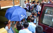Toàn cảnh công an khám xét, bắt 2 nhân viên Eximbank TP.HCM