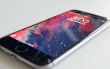 Phòng và xử lý sự cố vỡ màn hình điện thoại như thế nào?
