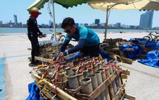 Cận cảnh 'trận địa pháo hoa' trước giờ khai hỏa