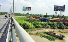 'Cát tặc' đe dọa cầu Rạch Miễu