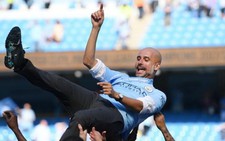 Guardiola quyết ở lại xây dựng đế chế với Manchester City
