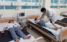 Đình chỉ tiệm trà sữa làm hơn 40 học sinh nhập viện cấp cứu