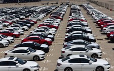 Mỗi ngày, cả nước nhập hơn 420 ôtô ngoại