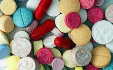 Bắt nghi phạm mang 7.400 viên ma túy trốn trong quán cơm