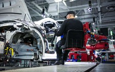 Tỷ phú Elon Musk cắt giảm 9% nhân công hãng xe điện Tesla